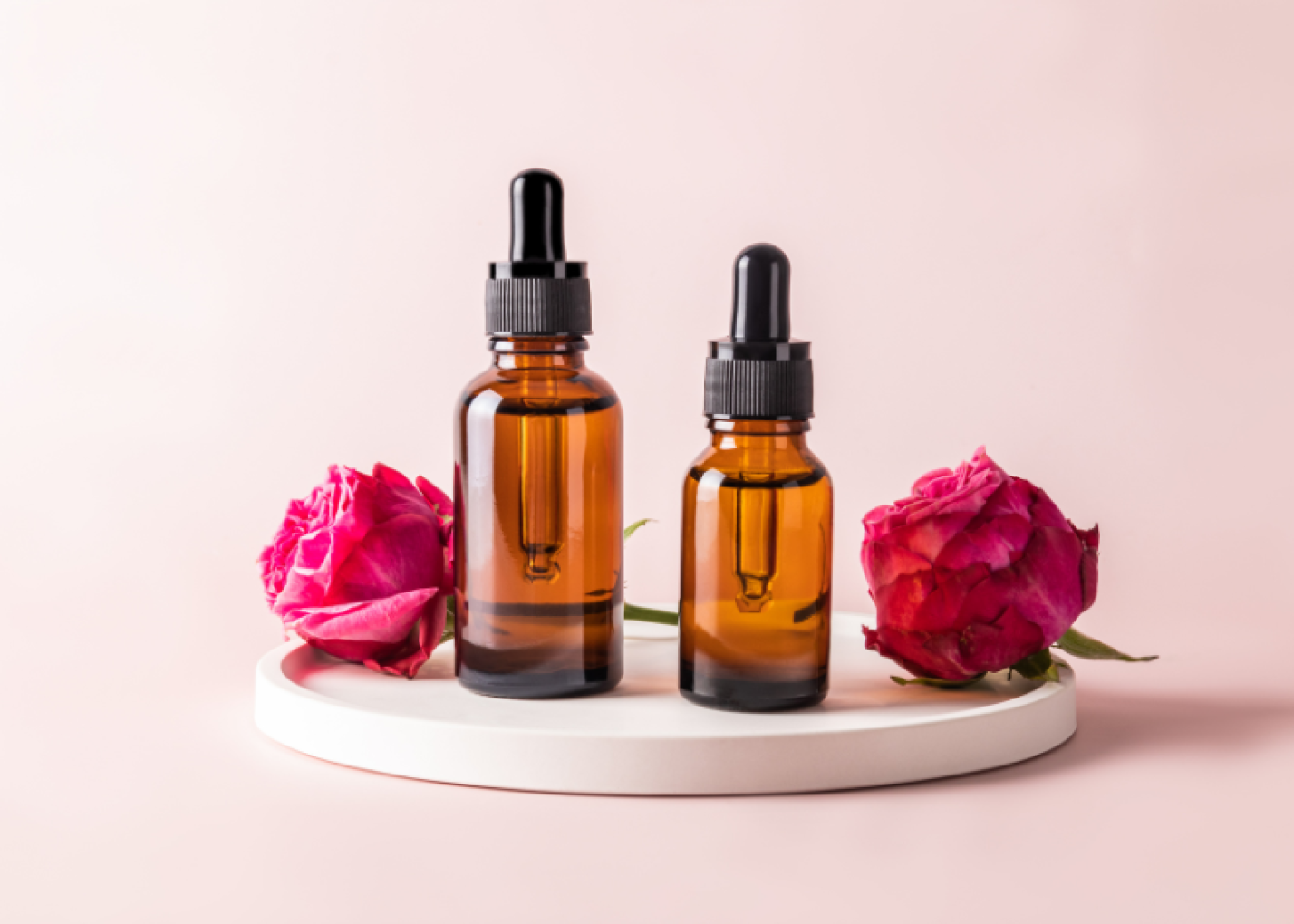 DIY-opskrift – Luksuriøst rosenserum til silkeblød hud & naturlig glød