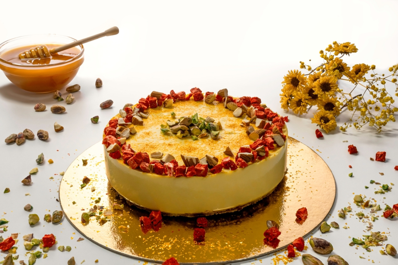 Fejr Lucia med Raw safrantærte