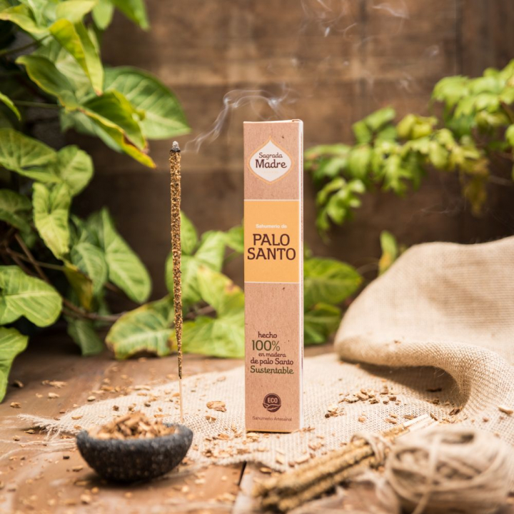 Palo Santo Røgelsespinde 8 stk i gruppen Hjem & Sjæl / Stemning & duft / Røgelse hos Rawfoodshop Scandinavia AB (1-01)