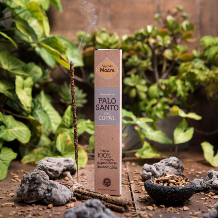 Røgelse Palo Santo & Copal Røgelsespinde 8 stk i gruppen Home & Soul / Ritual & Cermoni / Røgelse, Lys og Dufte hos Rawfoodshop Scandinavia AB (6-01)