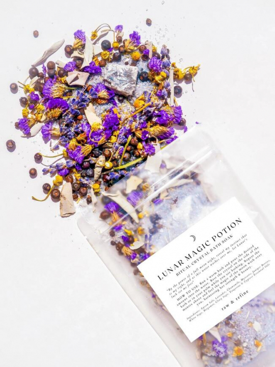 Lunar Magic Potion Badesalt med Krystaller 276g i gruppen Kropspleje / Færdigvarer / Sæbe hos Rawfoodshop Scandinavia AB (LUNAR01)