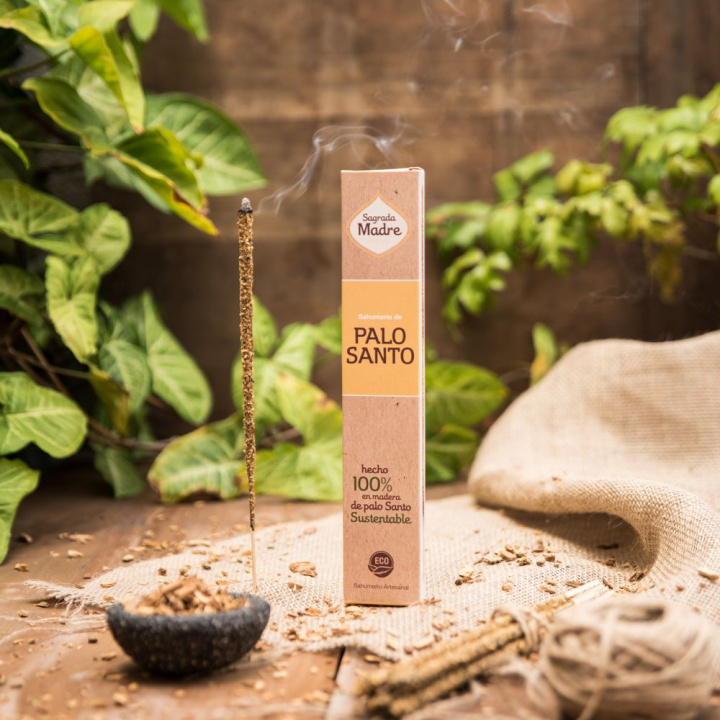 Palo Santo Røgelsespinde 8 stk i gruppen Hjem & Sjæl / Stemning & duft / Røgelse hos Rawfoodshop Scandinavia AB (1-01)
