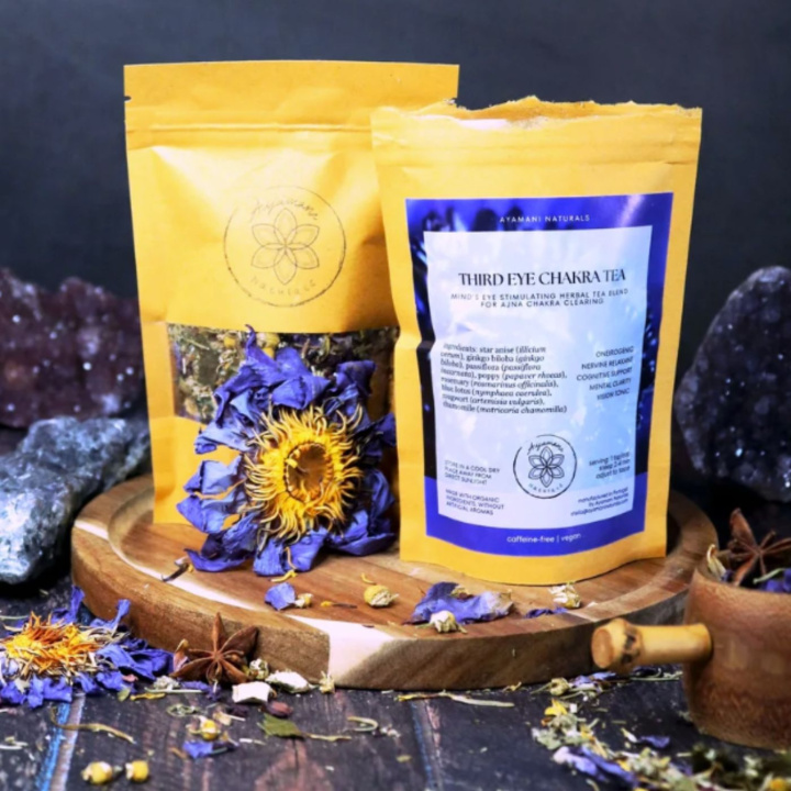 Tredje Øje Chakra Lotus Urte Te 30g i gruppen Råvarer & Drikke / Drikkevarer / Te hos Rawfoodshop Scandinavia AB (AYAM04)