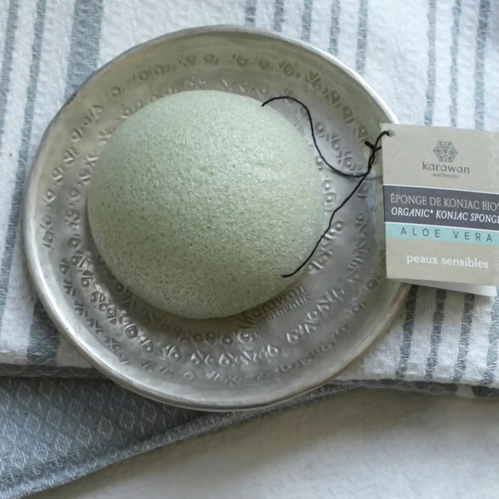 ØKO Konjac Svamp beriget med Aloe Vera i gruppen Hud & Krop / Ansigt / Svampe hos Rawfoodshop Scandinavia AB (KKONJAV-B-IN10)