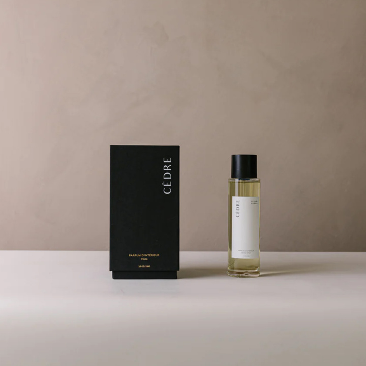 Parfum D\'Intérieur Cèdre 100ml i gruppen Hjem & Sjæl / Rent hjem / Room Spray hos Rawfoodshop Scandinavia AB (PR-RMS-FR-C-01)