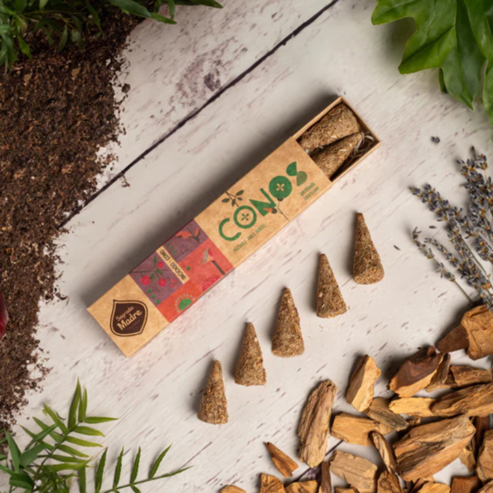 Røgelseskoner Patchouli & Palo Santo 8stk i gruppen Hjem & Sjæl / Stemning & duft / Røgelse hos Rawfoodshop Scandinavia AB (SKU-517)